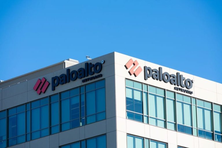 Why is Palo Alto Networks stock sinking despite solid earnings, upbeat guidance?